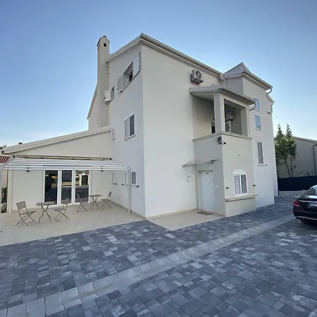 Pensionat & Petra 3*