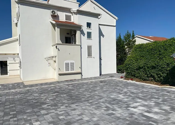 Pensionat & Petra 3*