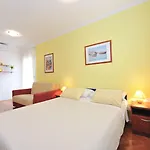 & Petra Zadar