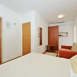 Guest house & Petra 3*