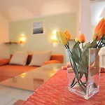 Guest house & Petra 3*