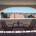 & Petra Guest house 3*