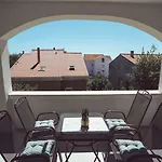 & Petra Guest house