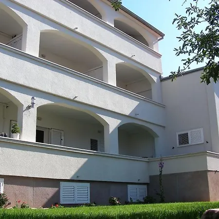 & Petra Guest house 3*